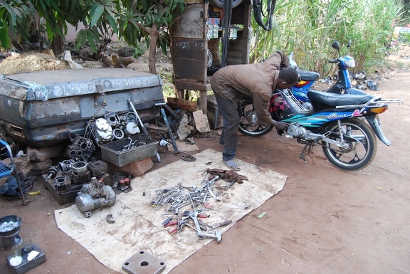 Mali - Bamako - Open Air Garage