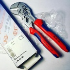 This universal Knipex Zangenschlüssel is probably better than most fork keys. #influencer h/t @wilderwald