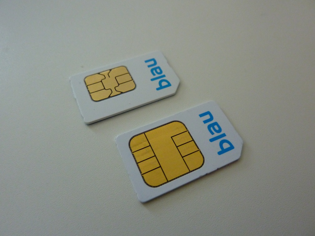 new 1.8v vs. old 3.0v blau.de sim card (Germany, E-Plus network, gsm 1800)