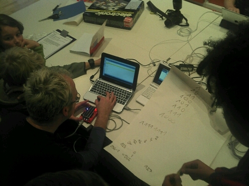 Der @untergeekDE erklärt die Computerwelt beim #makefurt Basteln im Museum f Kommunikation